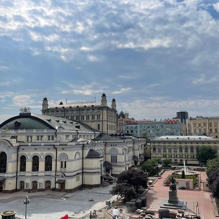 Апартаменти Amazing Opera View Київ Екстер'єр фото